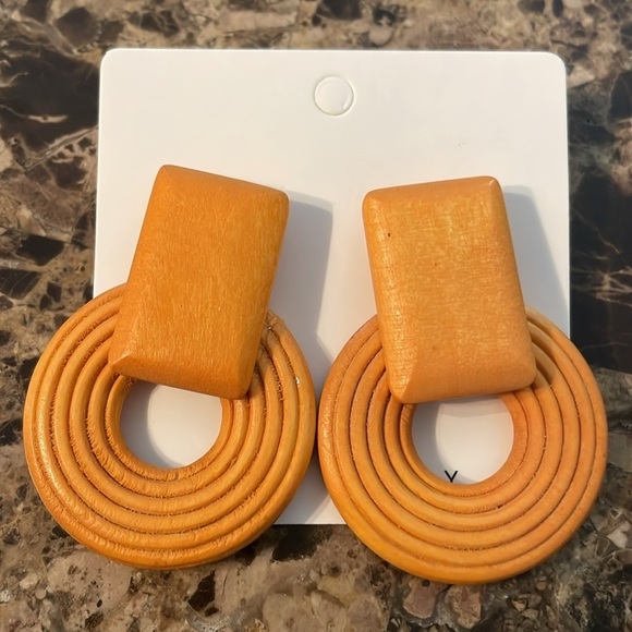 Folly Casa Tan Clara Earrings - Picture 5 of 12